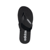 Adidas Eezay Flip Flop EG2042 – juodos vyriškos šlepetės per pirštą su baltu logotipu, lengvos ir patogios vasarai.