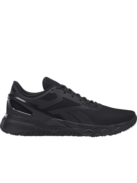 Vyriški juodi Reebok Nanoflex TR G58945 treniruočių batai su tinkline viršutine dalimi, amortizuojančiu vidpadžiu ir guminiu neslystančiu padu.