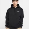 uodas unisex Nike Club Fleece džemperis su gobtuvu ir priekiu kišene, modelis BV2654-010.