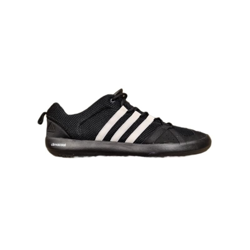 Adidas ClimaCool Boat Lace B26628 juodi vyriški batai su baltomis juostelėmis ir drenažo sistema pade – skirti vasarai ir vandens veikloms.