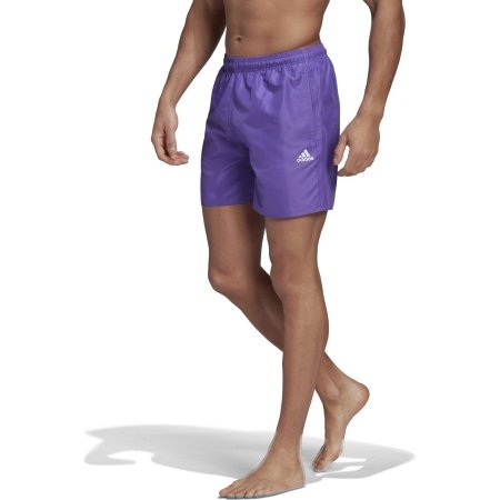 Adidas vyriški violetiniai maudymosi šortai HA0389 su logotipu, šoninėmis kišenėmis ir vidiniu tinkliniu pamušalu.