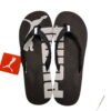 Puma vyriškos šlepetės per pirštą Epic Flip V2 360248-03 – juodos, su baltu logotipu, vasariškos, lengvos, patogios.