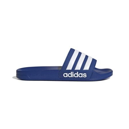 Mėlynos Adidas Adilette Shower GW1048 šlepetės su baltomis 3 juostomis ir logotipu, skirtos baseinui ar paplūdimiui.