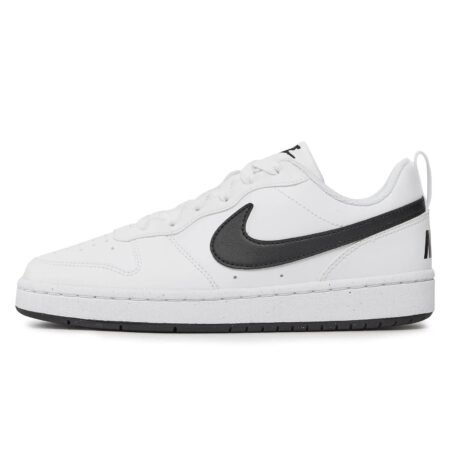 Nike Court Borough Low Recraft GS DV5456-104 – balti vaikiški laisvalaikio batai su juodu logotipu, patogūs ir stilingi.