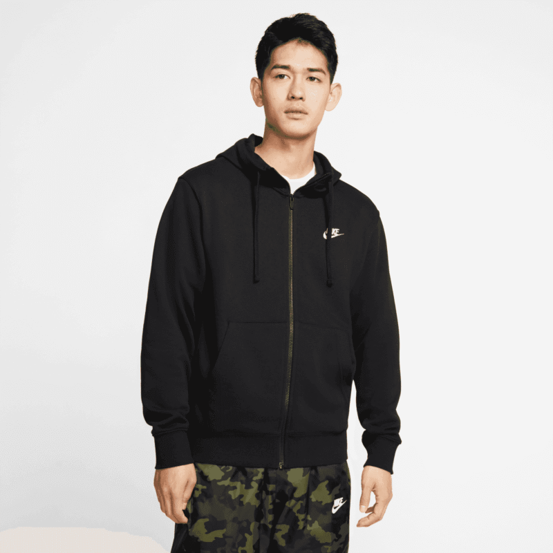 Nike vyriškas juodas džemperis su gobtuvu ir užtrauktuku M NSW Club Hoodie, pagamintas iš minkšto French Terry audinio. BV2648-010