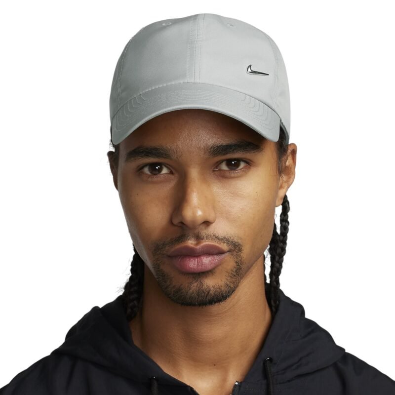 Nike kepurė su snapeliu Nuo saules pilka Nike Dri-FIT Club Unstructured Metal Swoosh Cap FB5372-077