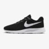 Nike Tanjun FlyEase EasyOn juodi vyriški batai su baltu padu – sportiško dizaino, lengvai apsiaunami be rankų pagalbos DV7775-001