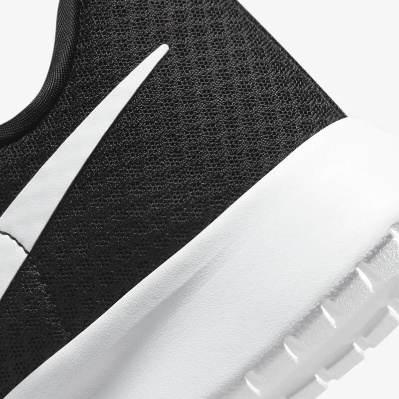 Nike Batai Laisvalaikio Vyrams Minkšti Tanjun Flyease DV7775-001 - Image 8
