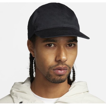 Vyrišką Nike kepurė su lengvai lenktu snapeliu, klasikinė, juoda, medvilninė, Nike Club Unstructured Flat-Bill Cap FN4405-010