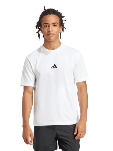 Adidas vyriški balti marškinėliai JF1092 su mažu juodu siuvinėtu logotipu, trumpomis rankovėmis.