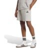 Adidas JD4955 vyriški pilki šortai su juodu logotipu – sportinis modelis vasarai ir kasdienai.