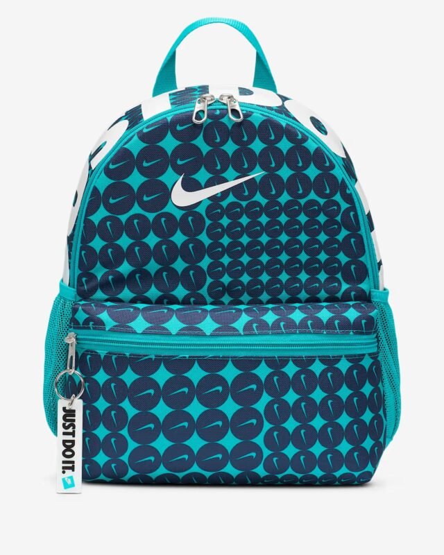 Nike vaikiška kuprinė Brasilia Just Do It Kids' Mini Backpack HM5547-345, žalia su baltu logotipu.