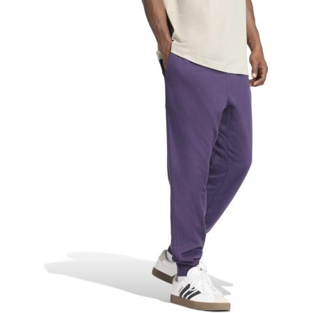 Violetinės vyriškos sportinės kelnės Adidas Essentials Tapered Feelcozy Fleece JX3317 su pašiltinimu ir kišenėmis.