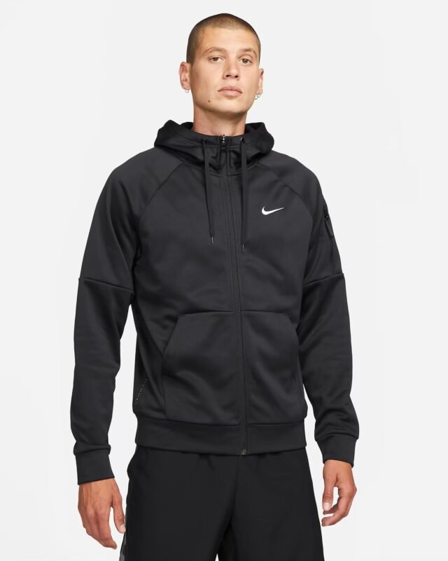 Vyriškas-Nike-džemperis-su-gobtuvu-juodas-DQ4830-010