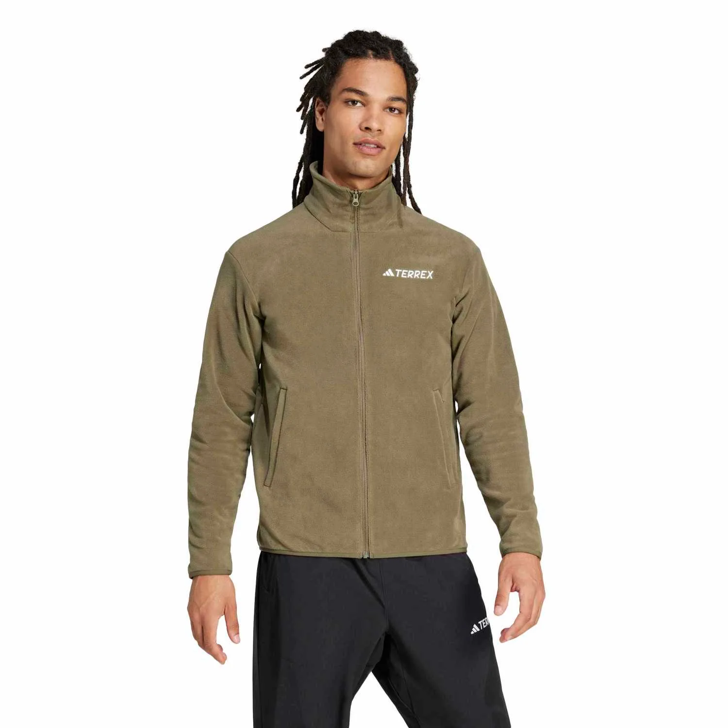 Adidas vyriškas fleece džemperis Terrex Multi Full-Zip JP0796 – žalias (chaki) džemperis su užtrauktuku ir dviem kišenėmis.