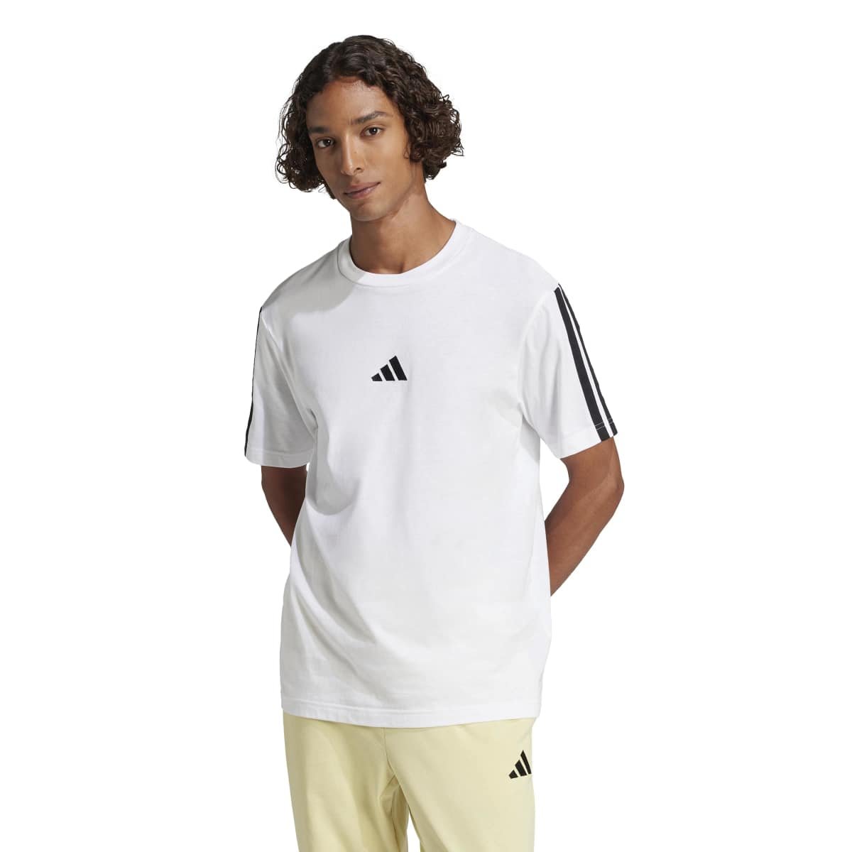 Balti vyriški marškinėliai Adidas Essentials 3-Stripes Tee JW1952, 100% medvilnė, laisvas kirpimas, su 3 juodomis juostelėmis ant rankovių.