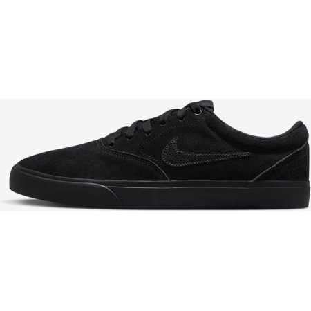 Visiškai juodi vyriški Nike Charge Suede IB2750-002 laisvalaikio batai su juodu padu, pagaminti iš natūralios verstos odos.