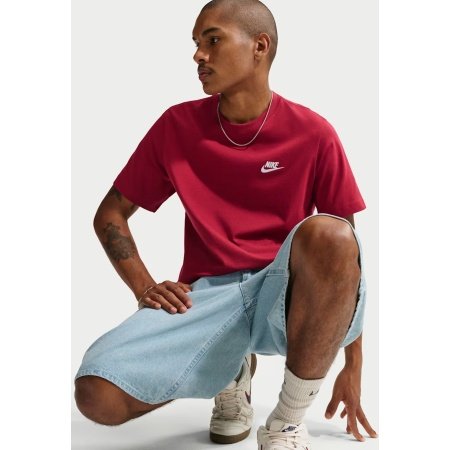 Bordiniai vyriški medvilniniai Nike Sportswear Club marškinėliai AR4997-613 su mažu baltu logotipu ant krūtinės.