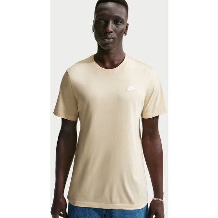 Smėlio spalvos vyriški Nike Sportswear marškinėliai AR4997-229 iš 100 % medvilnės su mažu Nike logotipu.