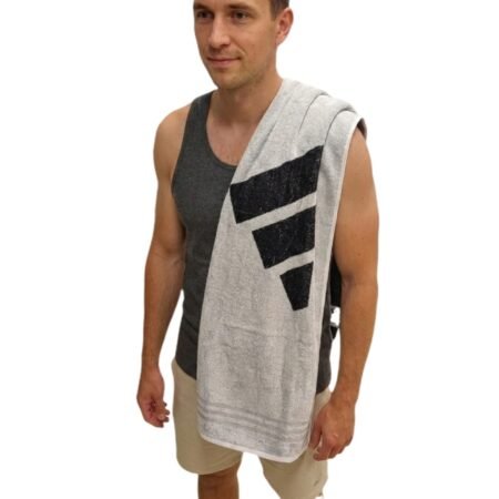 Didelis dvipusis medvilninis Adidas 3Bar rankšluostis KE7415, 70x140 cm, su trimis juostelėmis.