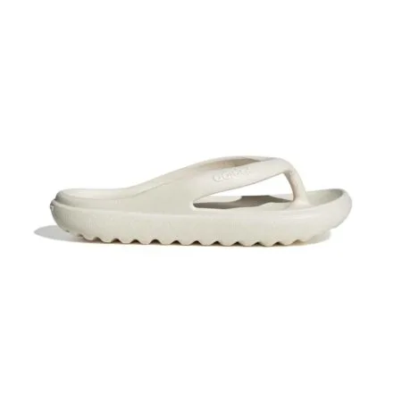 Pieno baltumo moteriškos Adidas Adilette Lumia HP6945 šlepetės per pirštą su minkštu Cloudfoam padu.