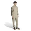 Rudas vyriškas Adidas sportinis kostiumas KC1358 su juodomis juostelėmis – džemperis ir kelnės.