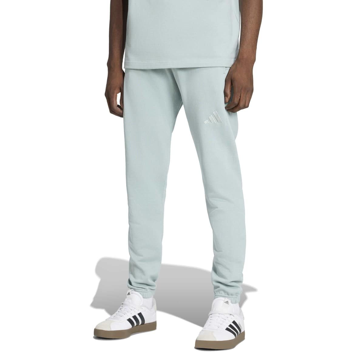 Šviesiai žalsvos vyriškos sportinės kelnės treningai Adidas ALL SZN French Terry, modelio kodas KC3171.