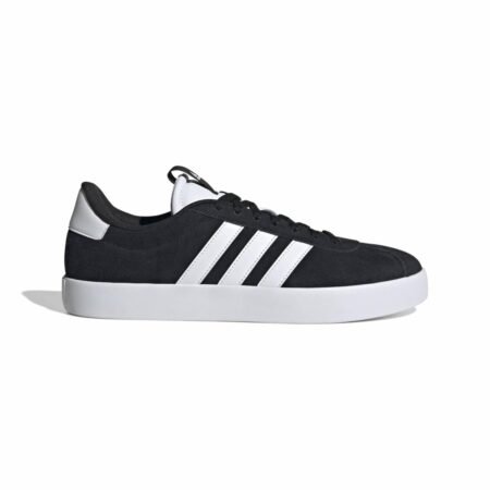 Juodi vyriški Adidas VL Court 3.0 zomšiniai kedai su trimis baltomis juostelėmis ir baltu guminiu padu, modelis ID6278.