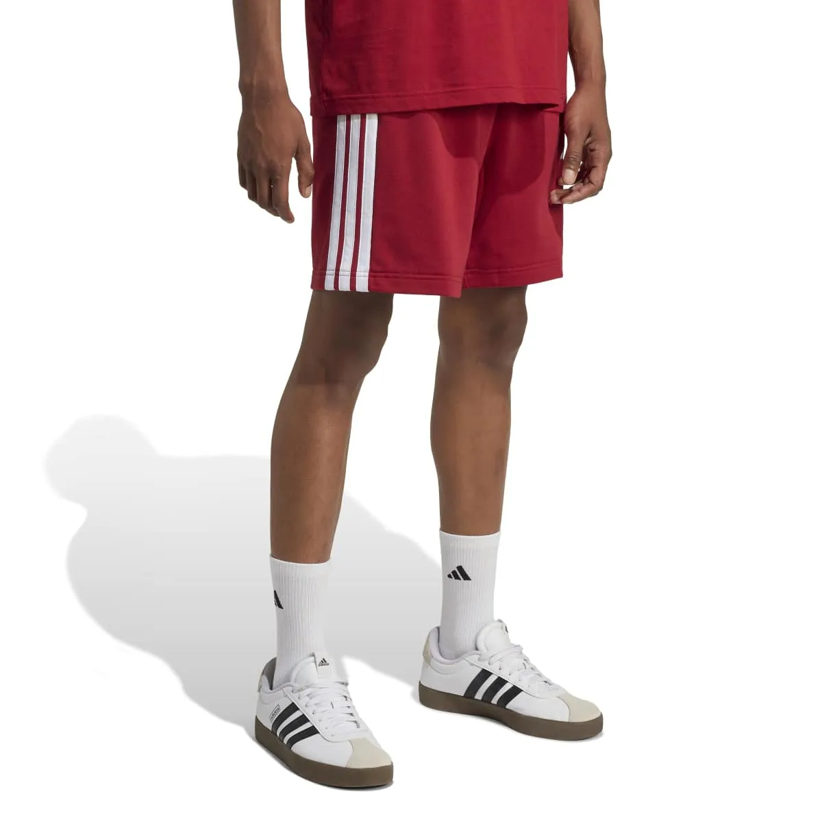 Raudoni vyriški treninginiai šortai medvilniniai Adidas Essentials 3-Stripes French Terry, modelio kodas KR2700.