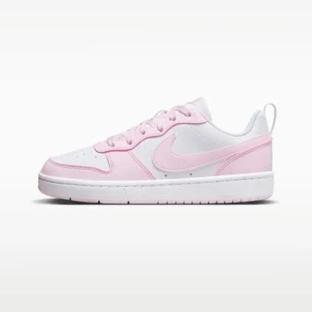 Balti vaikiški Nike Court Borough Low Recraft kedai su šviesiai rožiniu logotipu ir detalėmis, modelis DV5456-105.