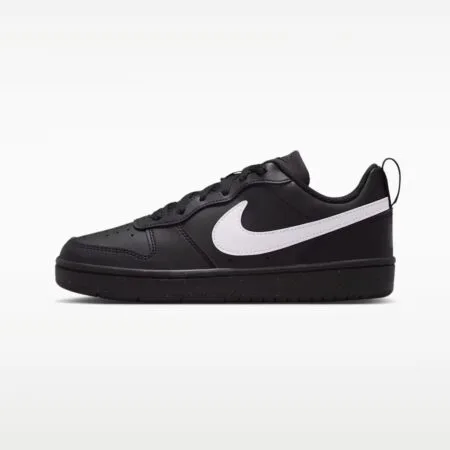 Juodi vaikiški Nike Court Borough Low Recraft kedai su baltu „Swoosh“ logotipu, modelis DV5456-013.