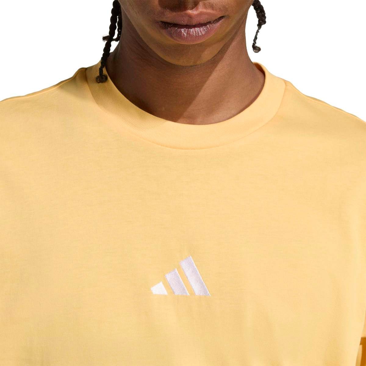 Adidas Essentials KT0561 | Geltoni Vyriški Medvilniniai Marškinėliai - Image 5