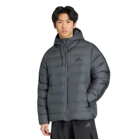 Tamsiai pilka vyriška žieminė striukė su gobtuvu ir trimis juostelėmis sintetinis pūkas Adidas Essentials Climawarm KE0253.